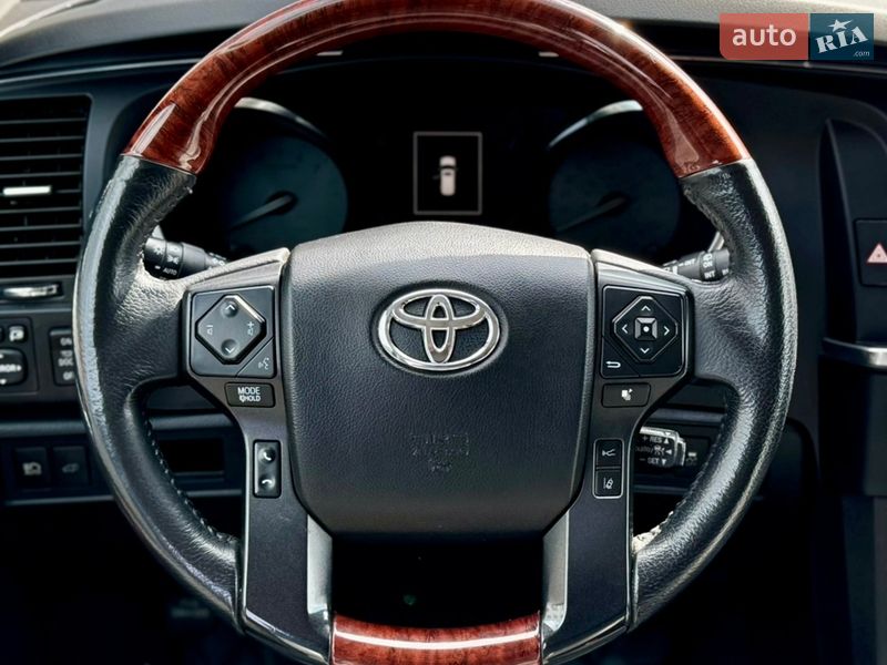 Внедорожник / Кроссовер Toyota Sequoia 2017 в Одессе фото 28 Внедорожник / Кроссовер Toyota Sequoia 2017 в Одессе