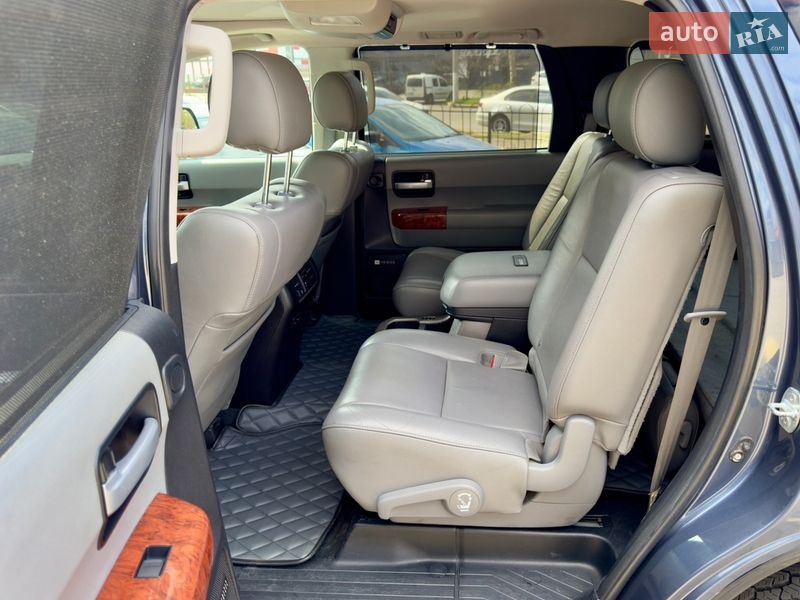 Внедорожник / Кроссовер Toyota Sequoia 2017 в Одессе фото 42 Внедорожник / Кроссовер Toyota Sequoia 2017 в Одессе