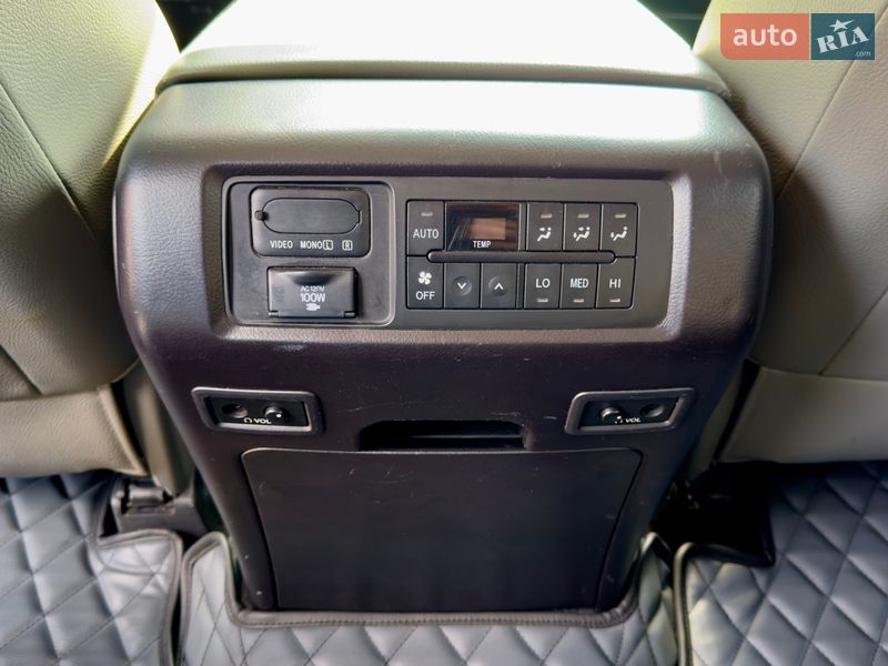 Внедорожник / Кроссовер Toyota Sequoia 2017 в Одессе фото 46 Внедорожник / Кроссовер Toyota Sequoia 2017 в Одессе