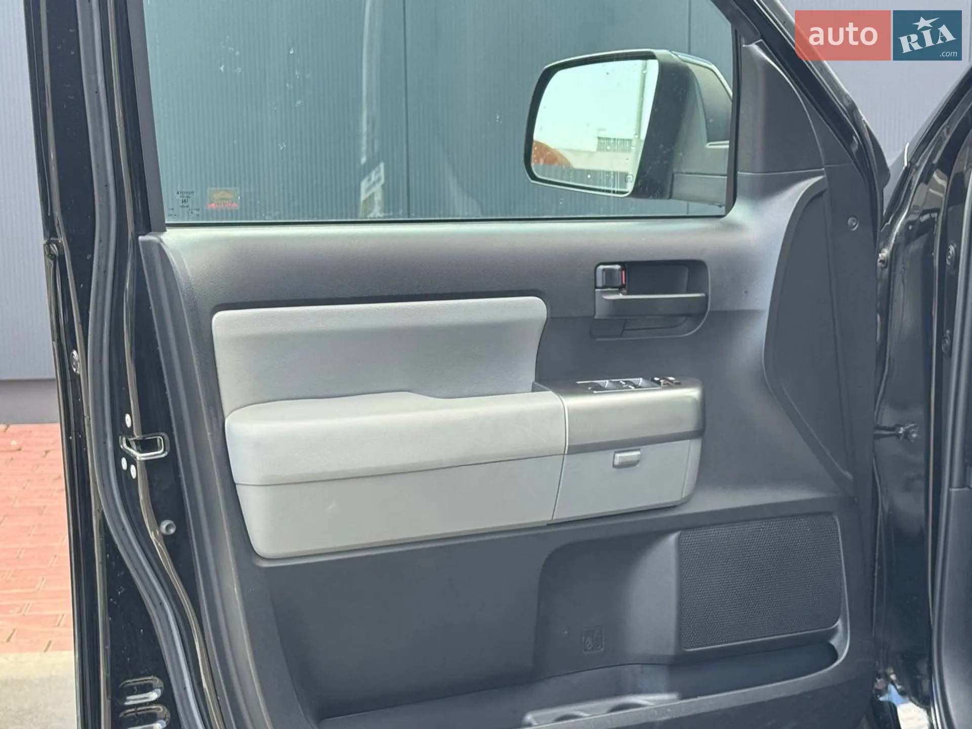 2018 Toyota Sequoia - мініатюра 17