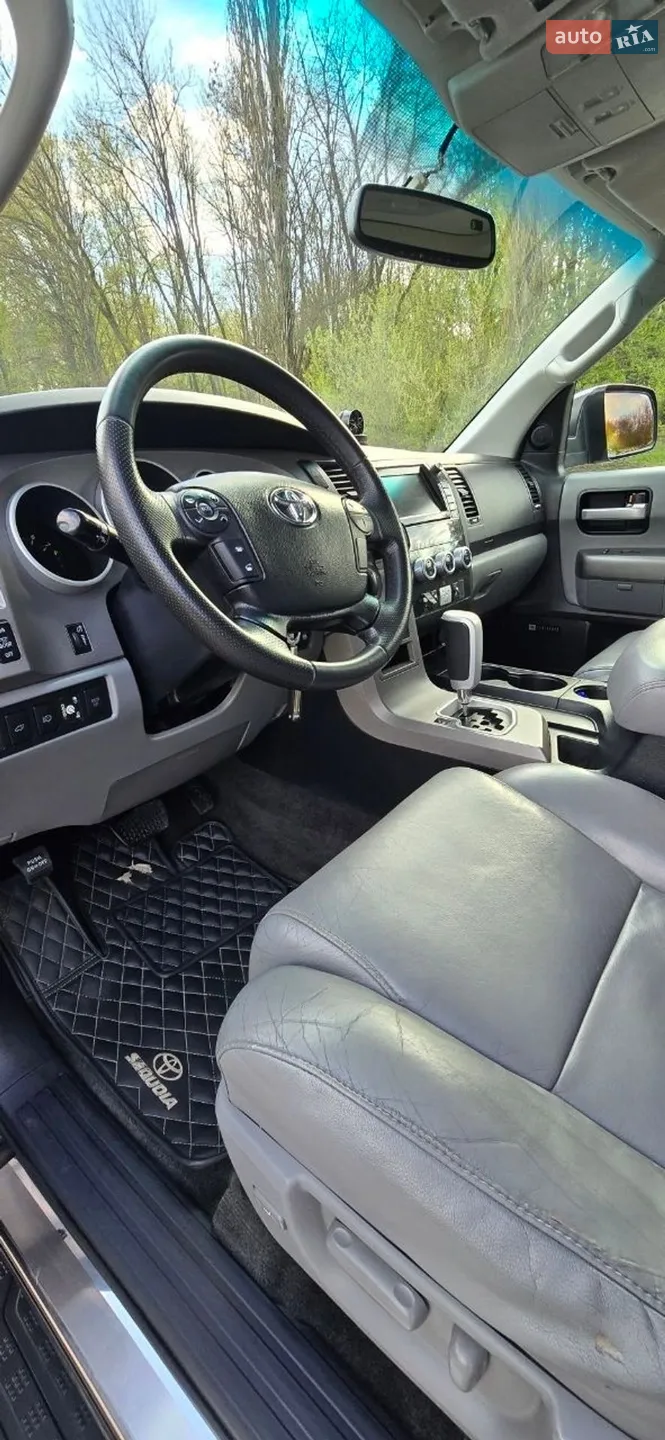 2012 Toyota Sequoia - мініатюра 12