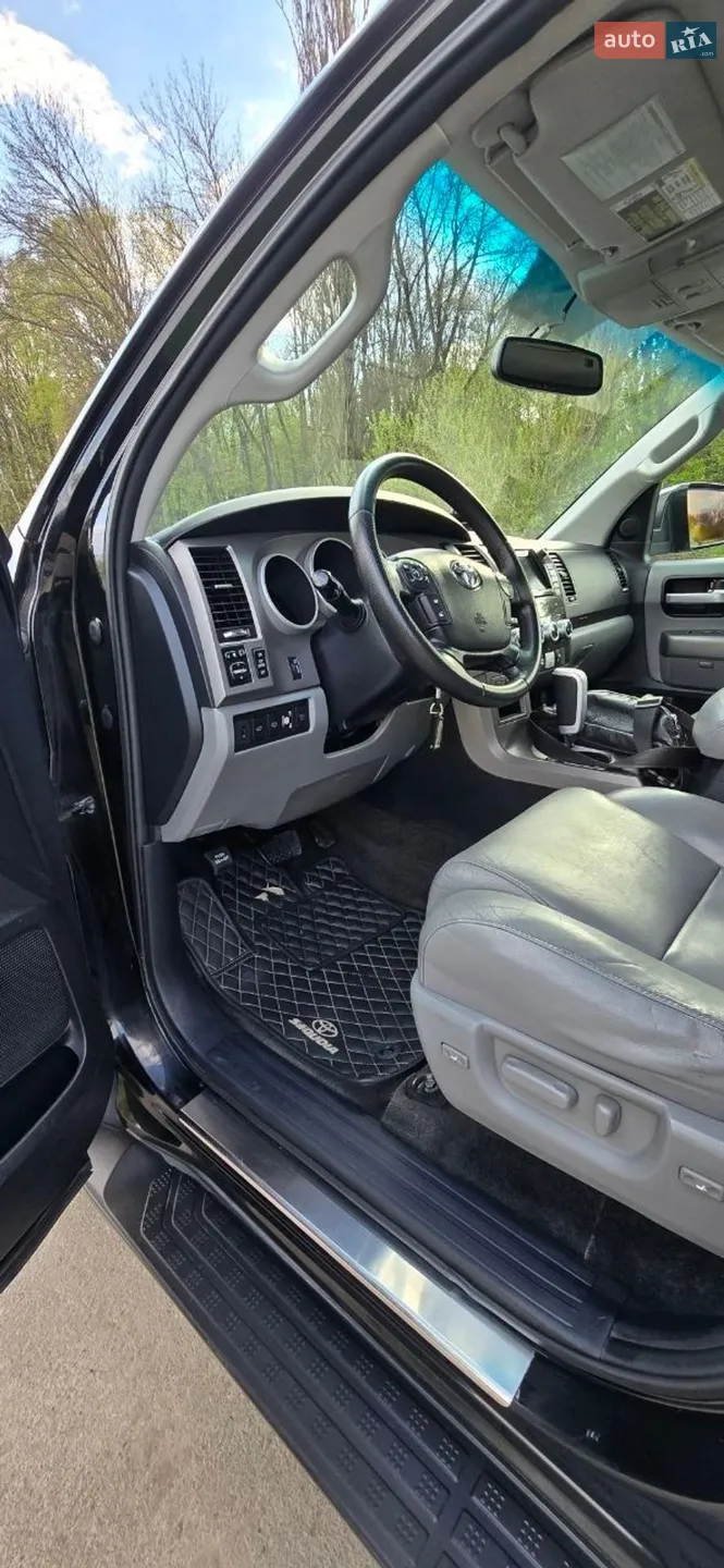 2012 Toyota Sequoia - мініатюра 15