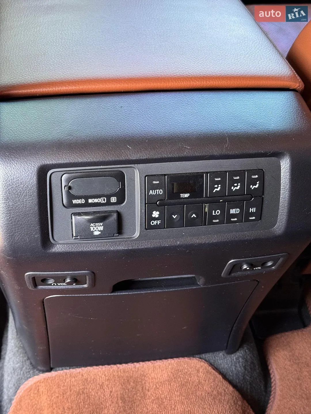 2010 Toyota Sequoia - мініатюра 22
