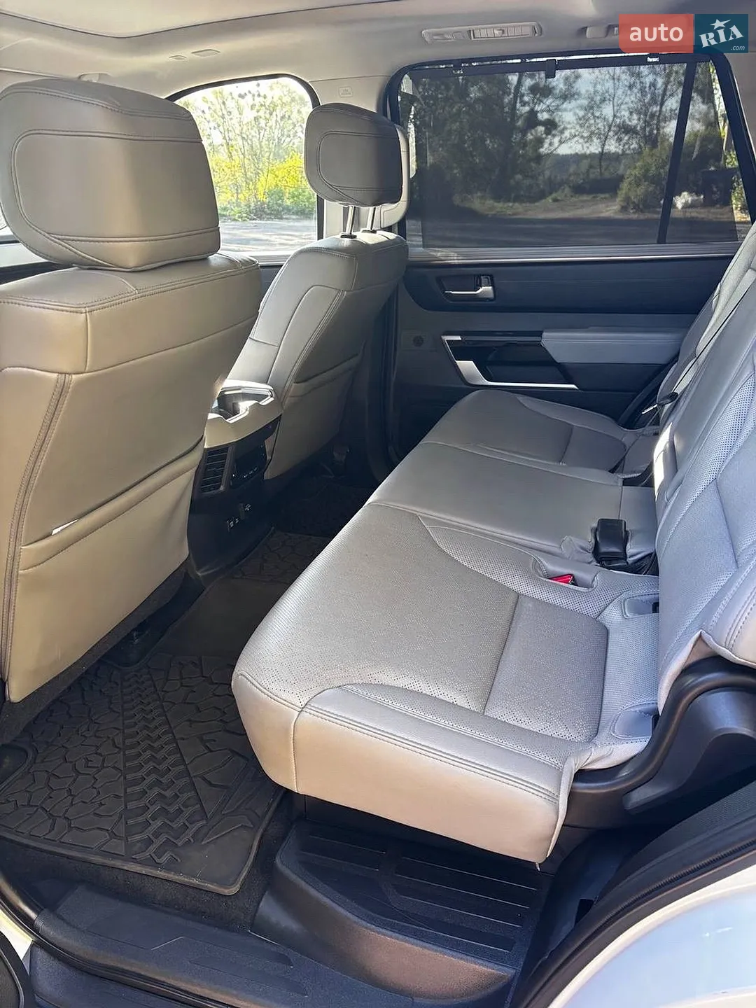 2023 Toyota Sequoia - мініатюра 16