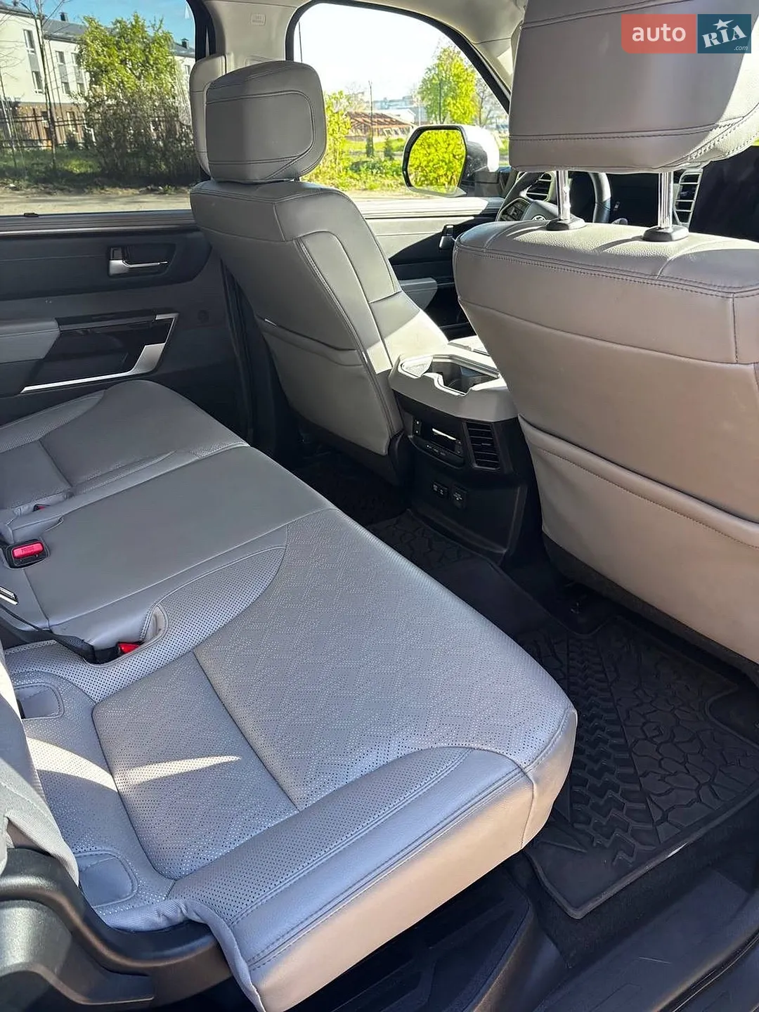 2023 Toyota Sequoia - мініатюра 21