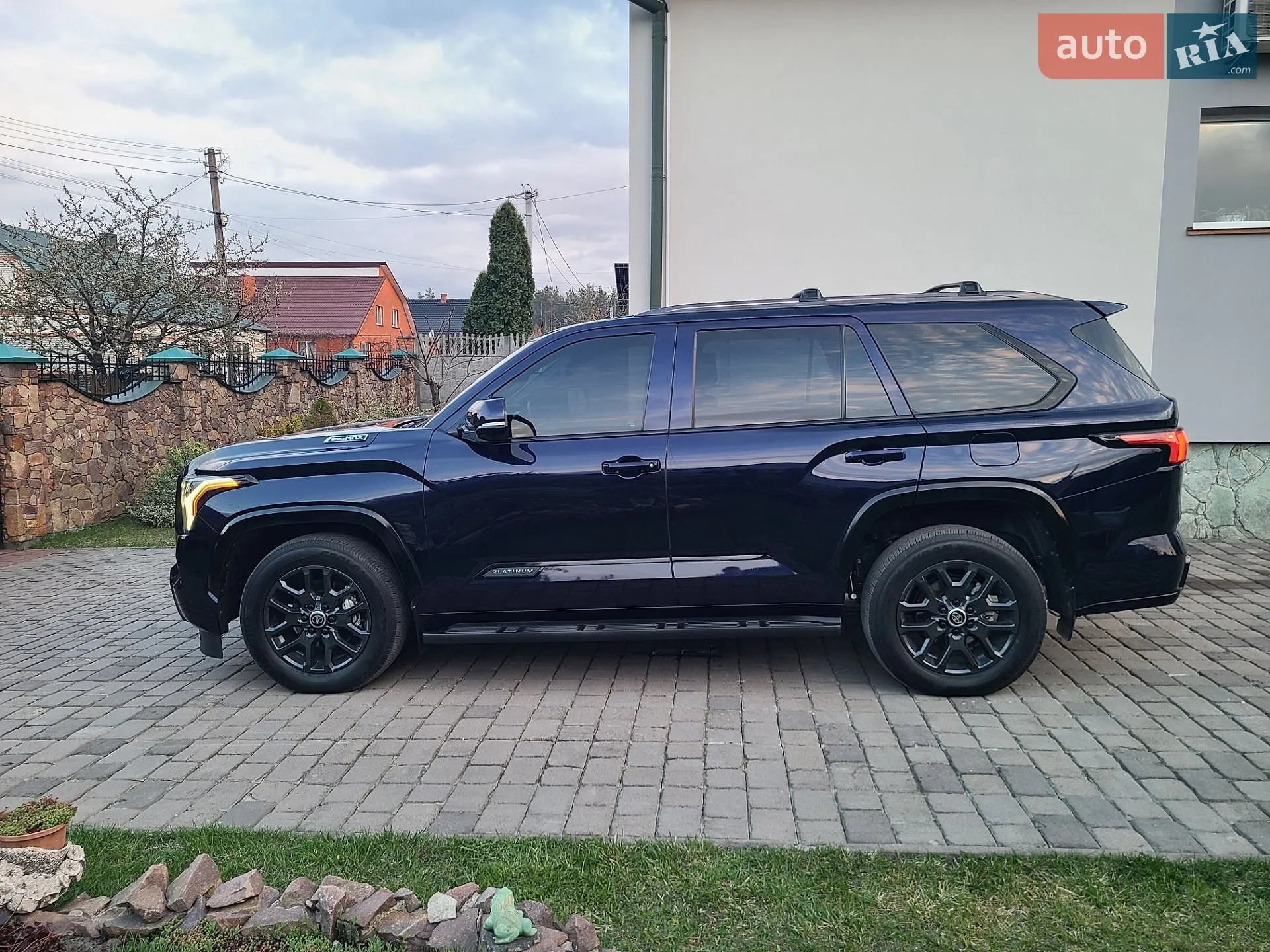 2023 Toyota Sequoia - мініатюра 7