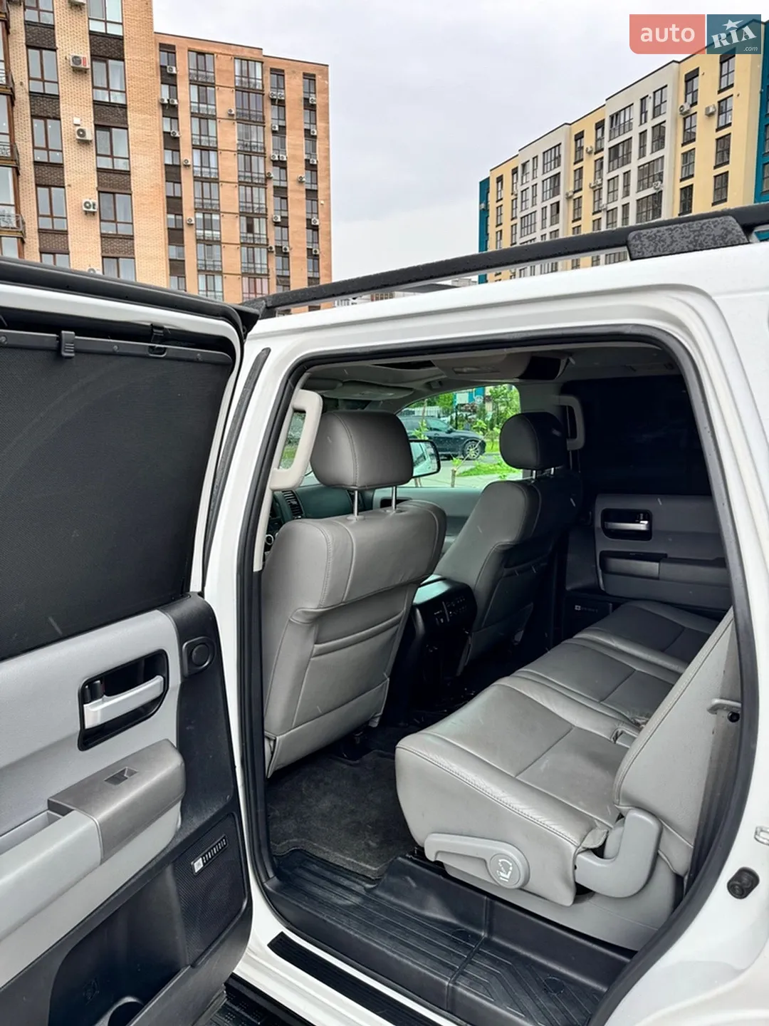 2014 Toyota Sequoia - мініатюра 8