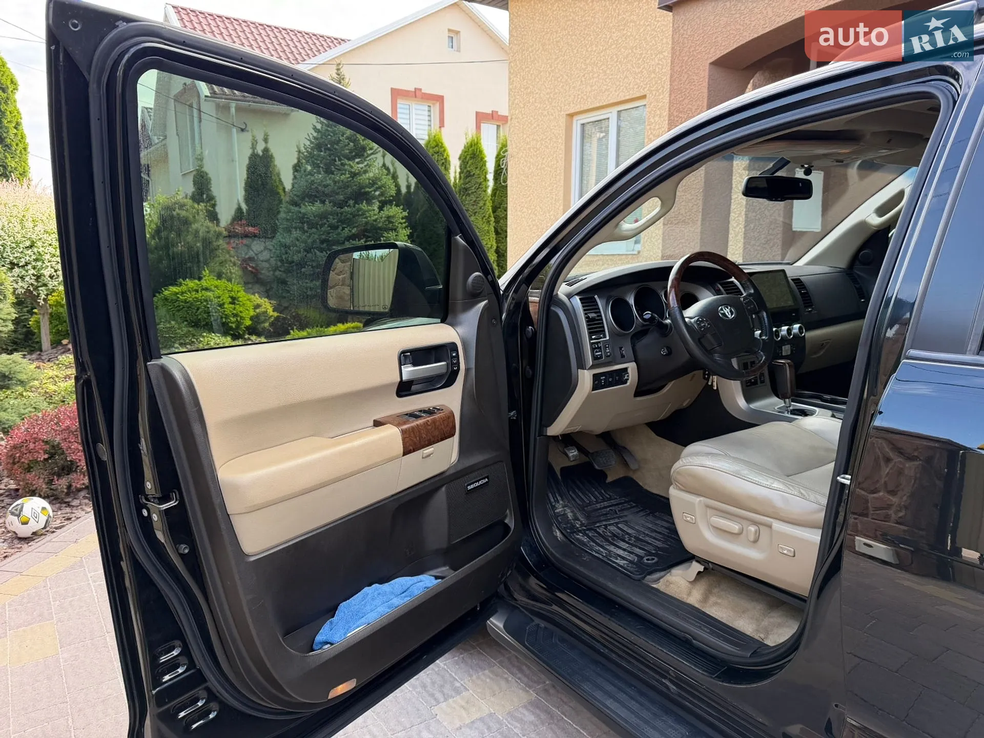 2010 Toyota Sequoia - мініатюра 22
