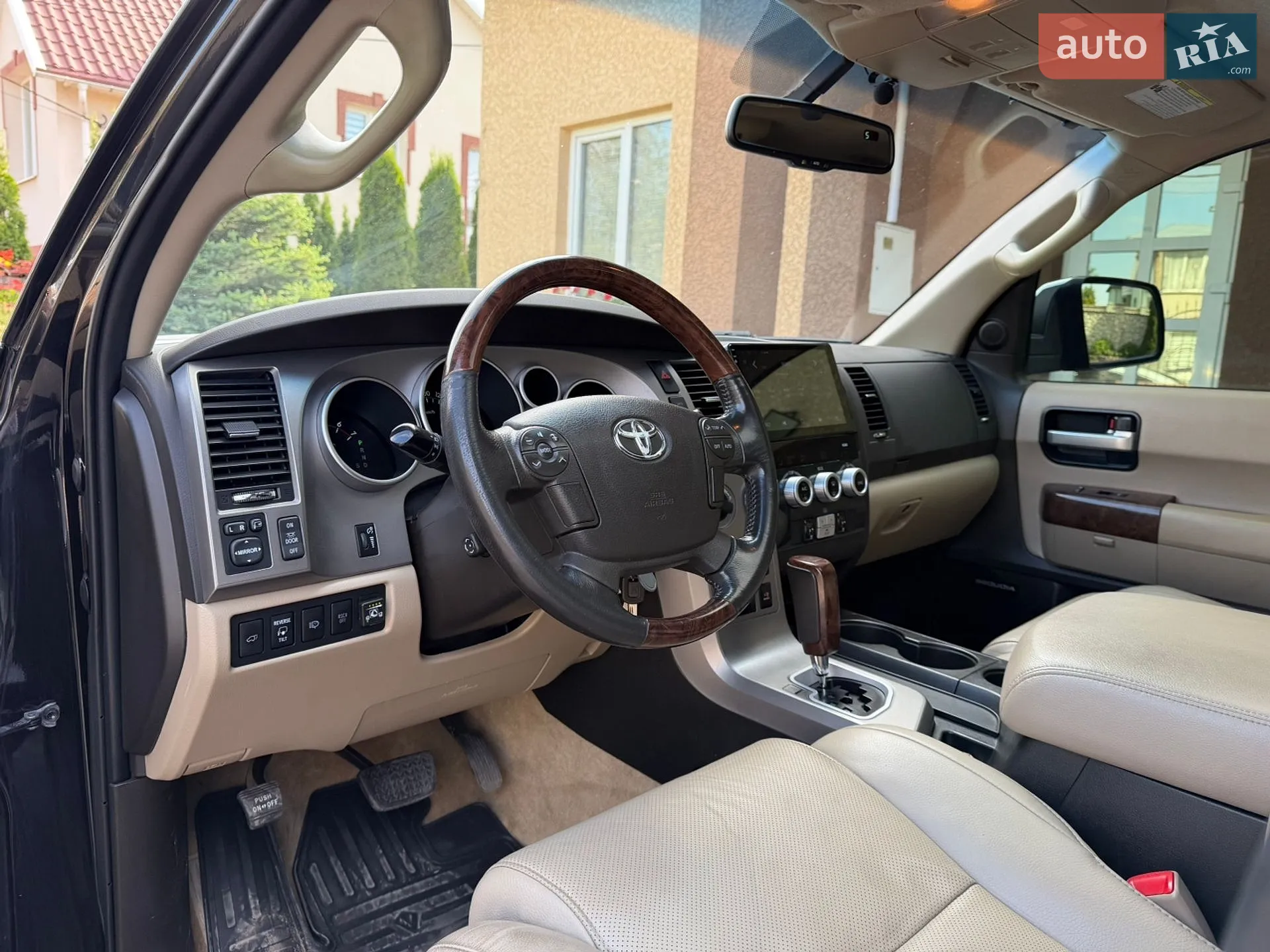 2010 Toyota Sequoia - мініатюра 31