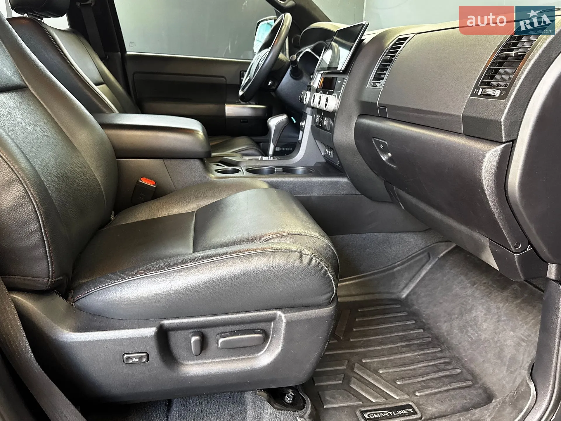 2021 Toyota Sequoia - мініатюра 28