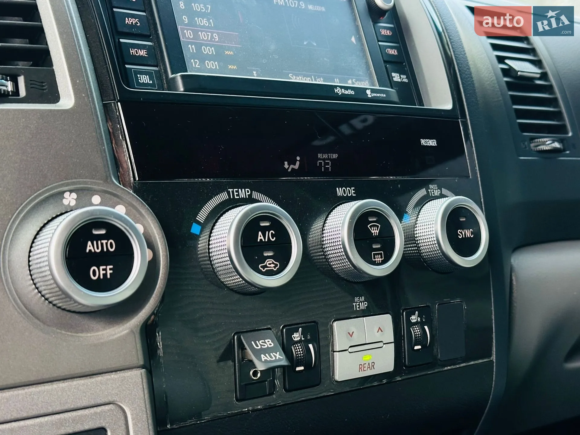 2013 Toyota Sequoia - мініатюра 37