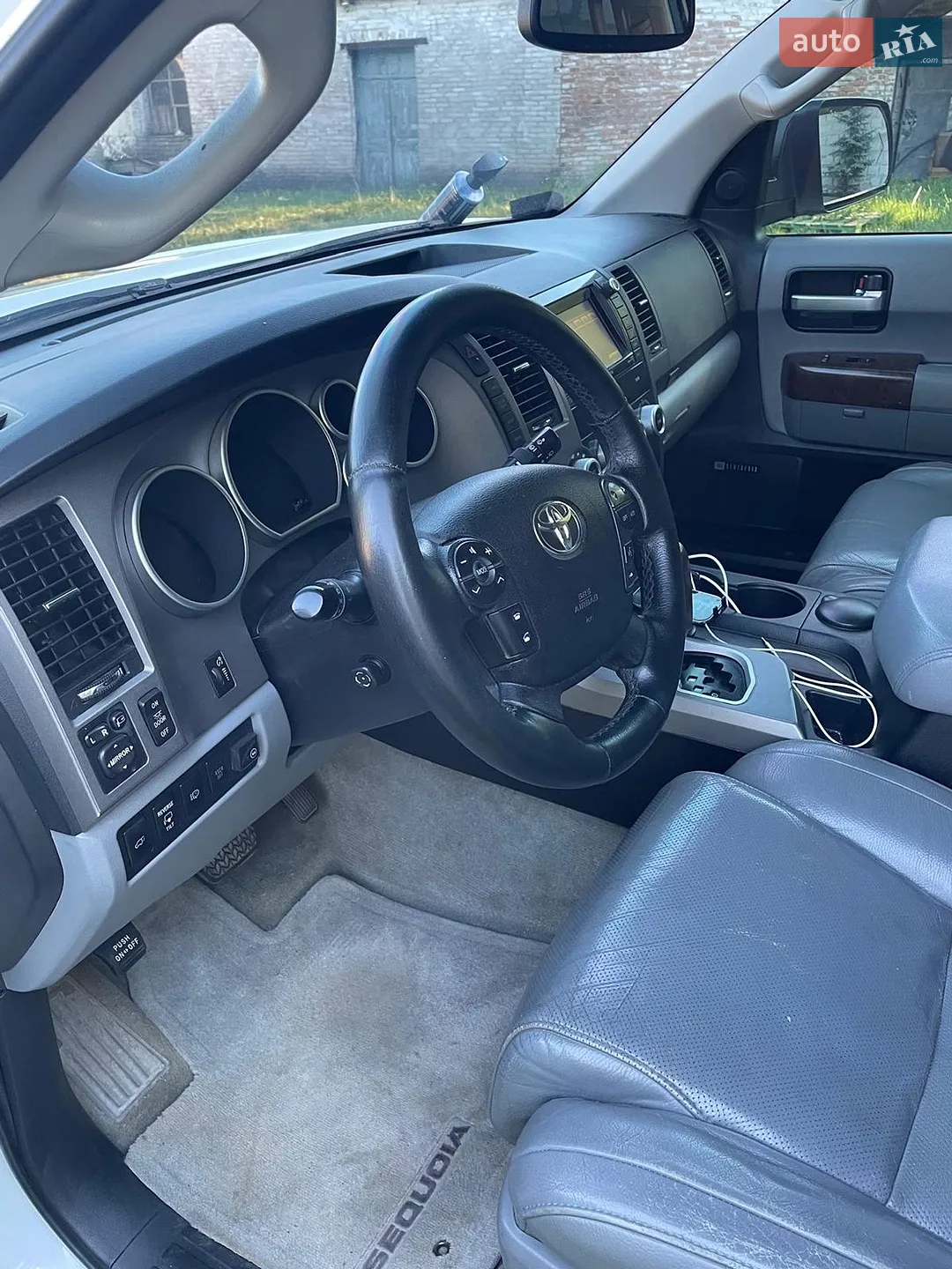 2010 Toyota Sequoia - мініатюра 6