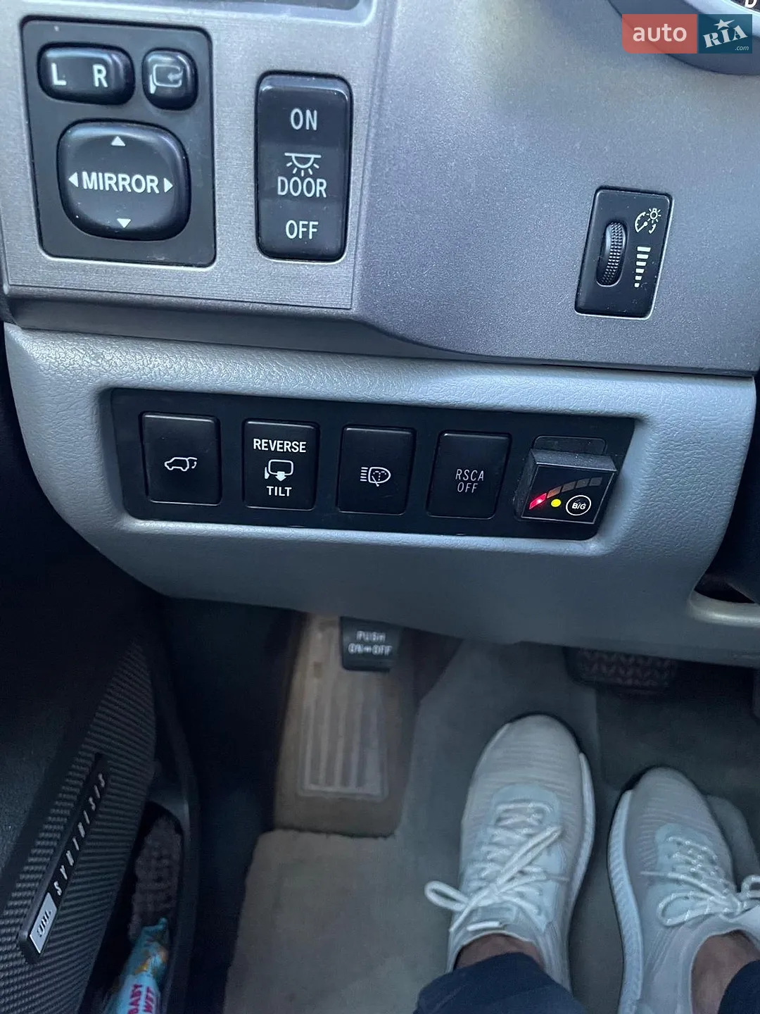 2010 Toyota Sequoia - мініатюра 8