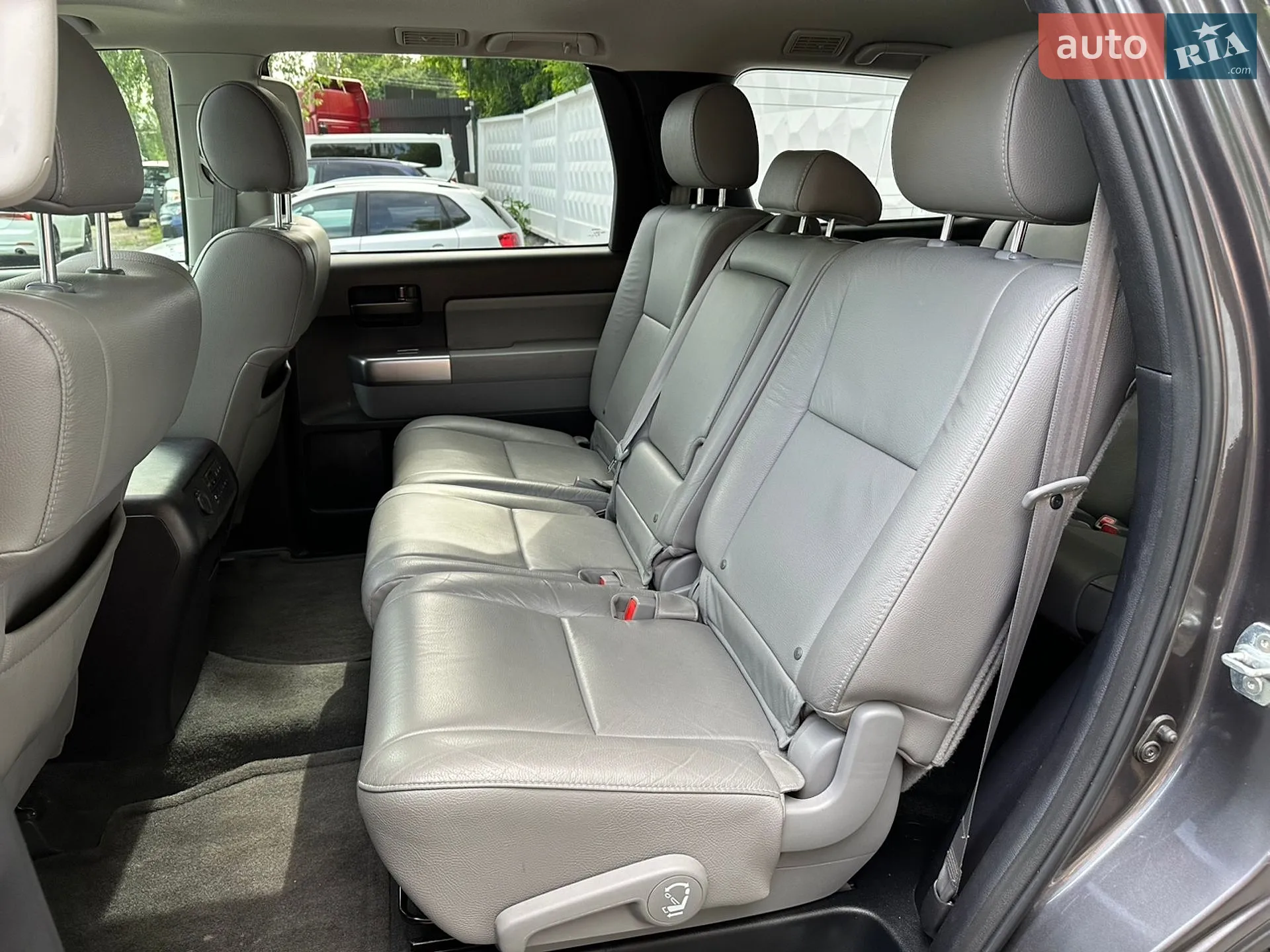2017 Toyota Sequoia - мініатюра 8