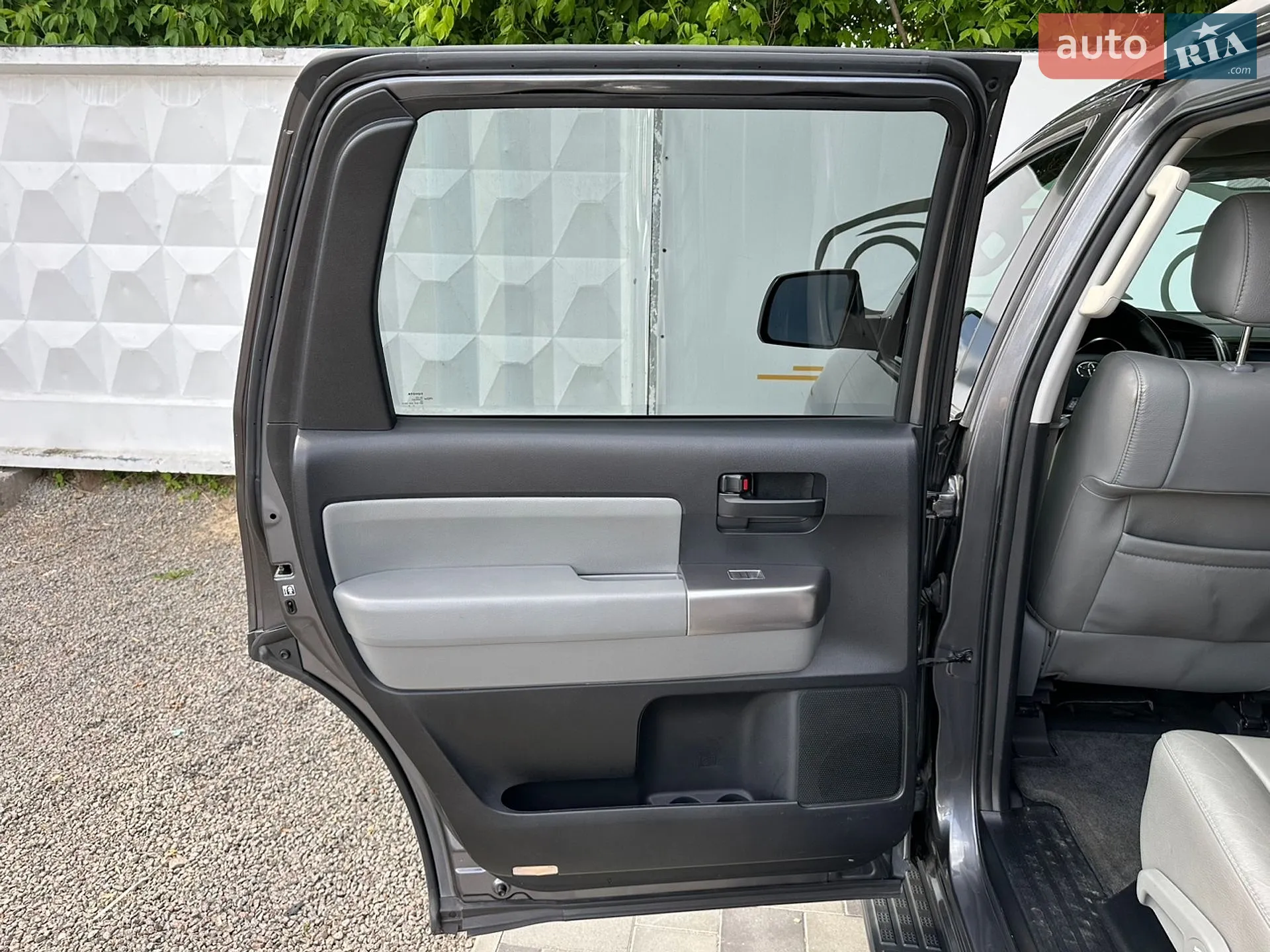 2017 Toyota Sequoia - мініатюра 30