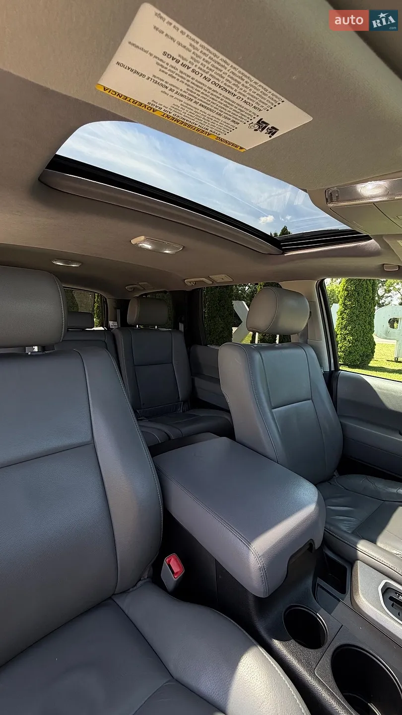 2016 Toyota Sequoia - мініатюра 11