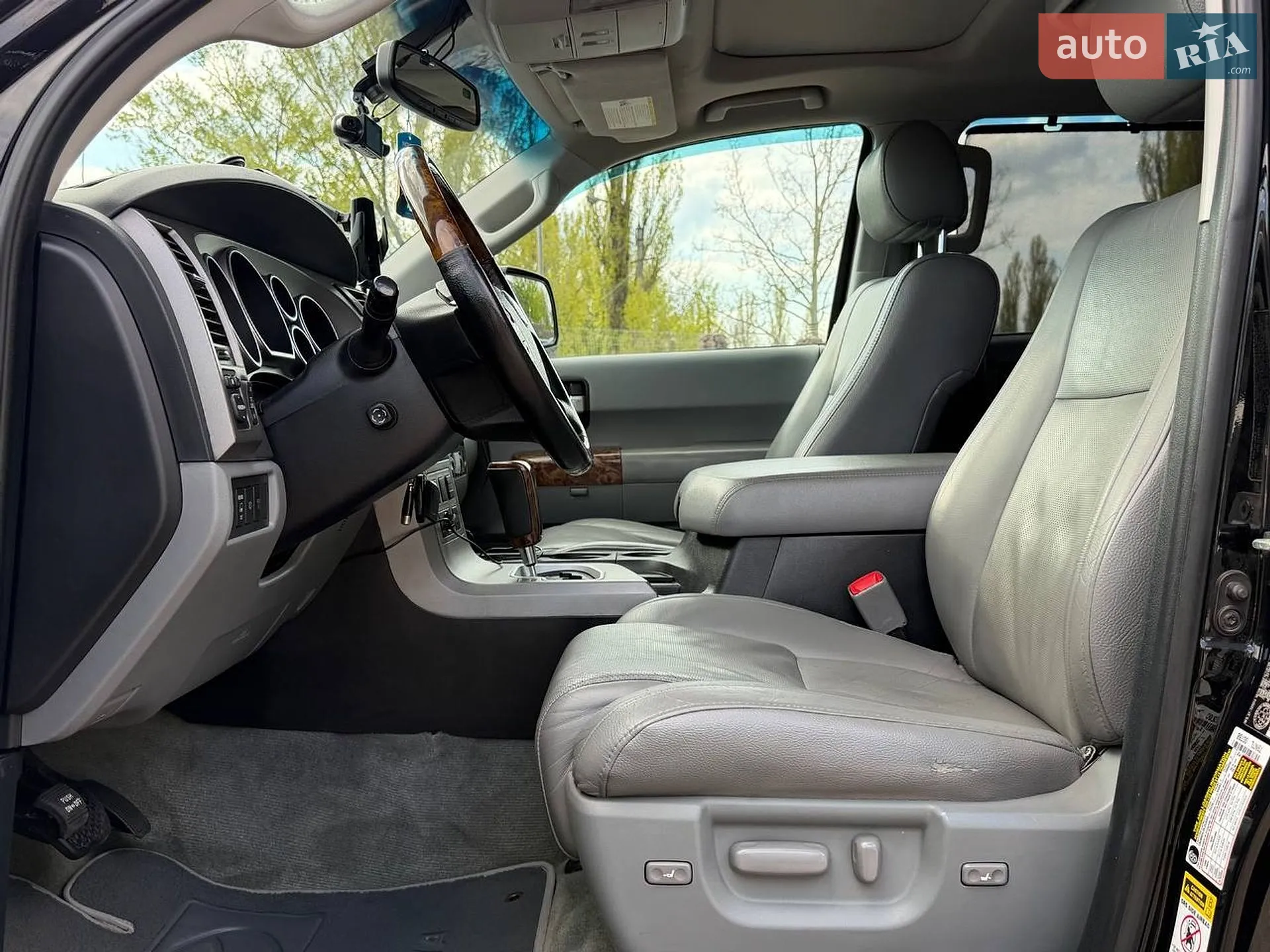 2010 Toyota Sequoia - мініатюра 22
