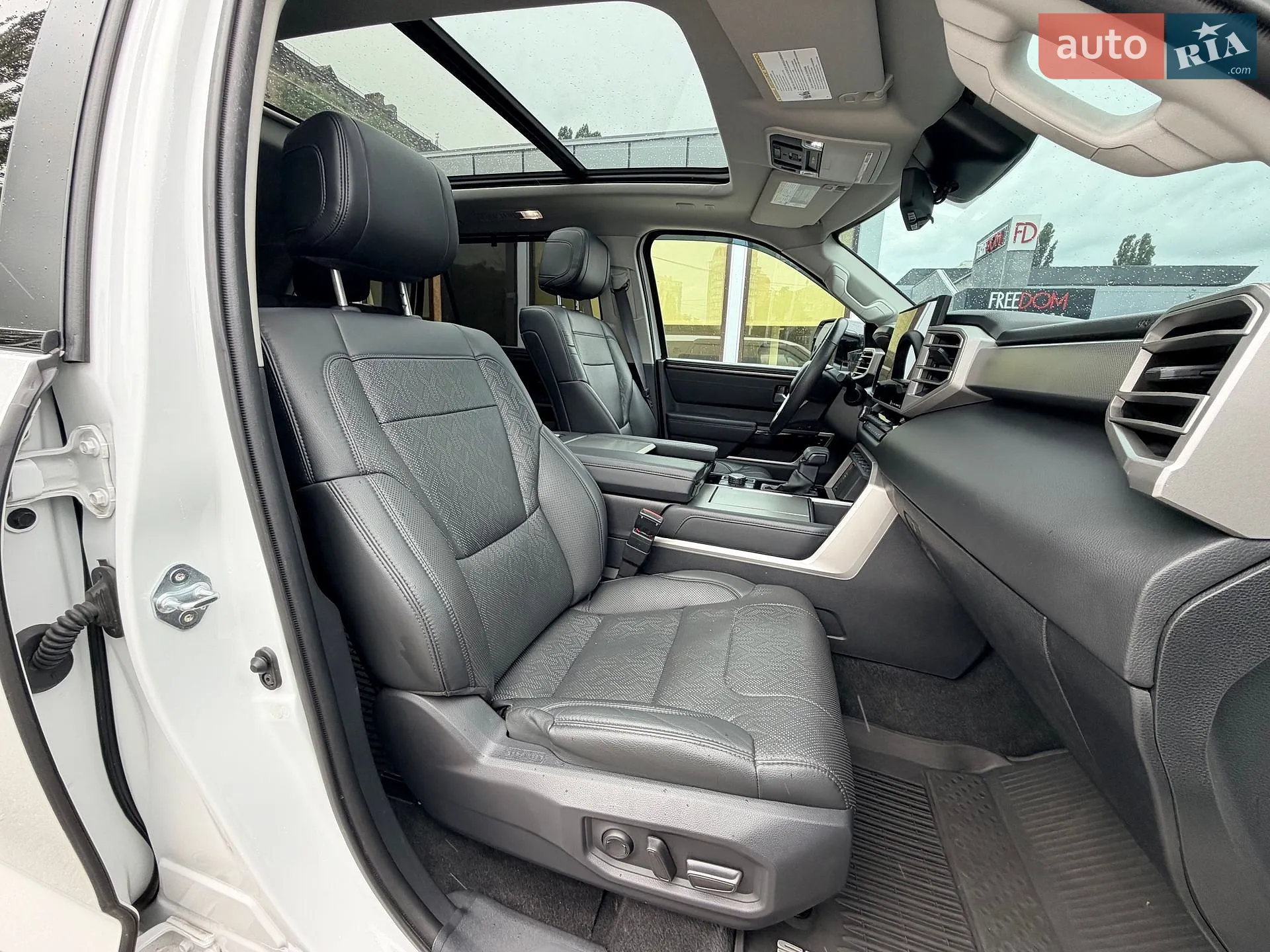 2023 Toyota Sequoia - мініатюра 31