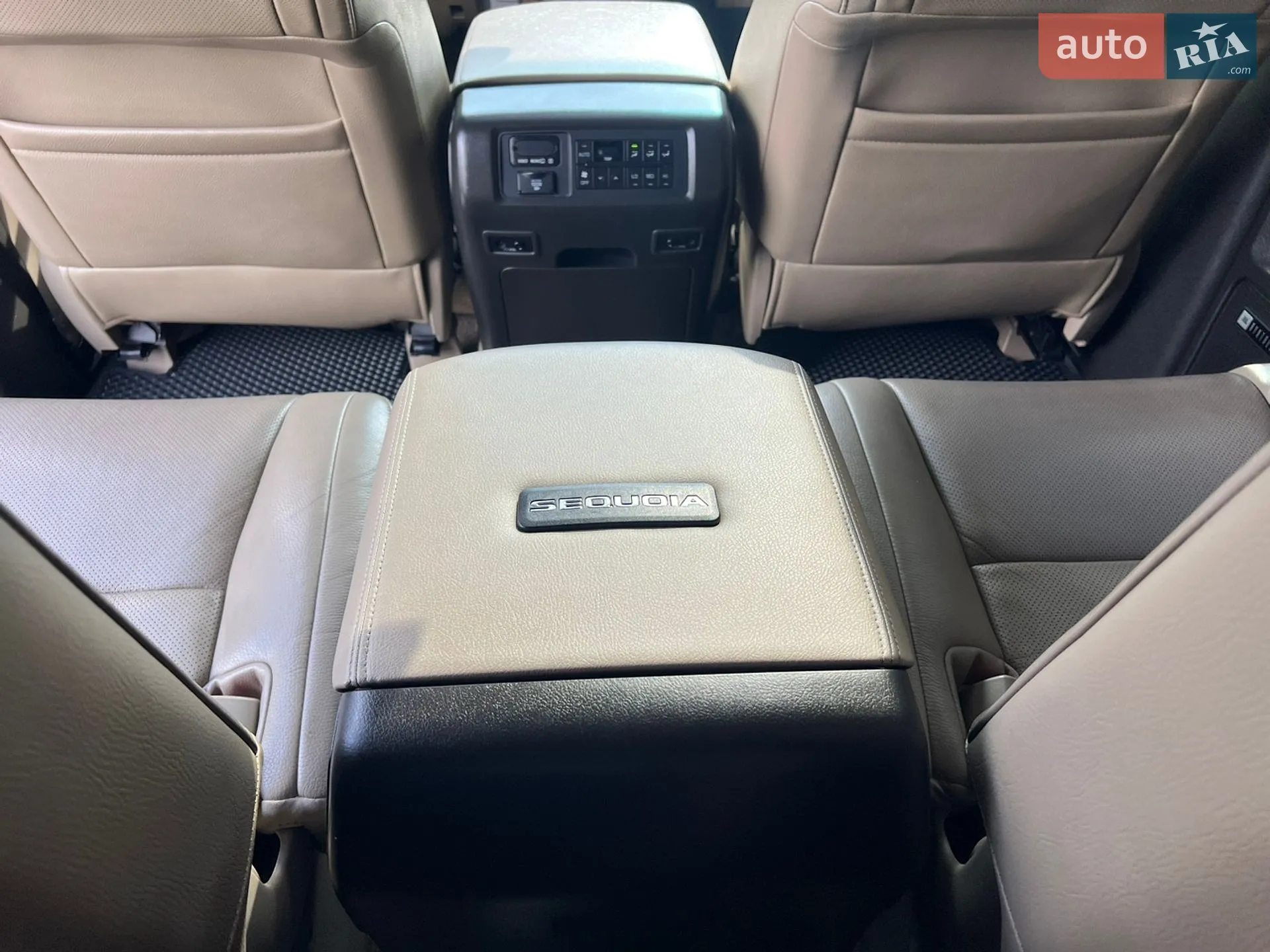 2010 Toyota Sequoia - мініатюра 42