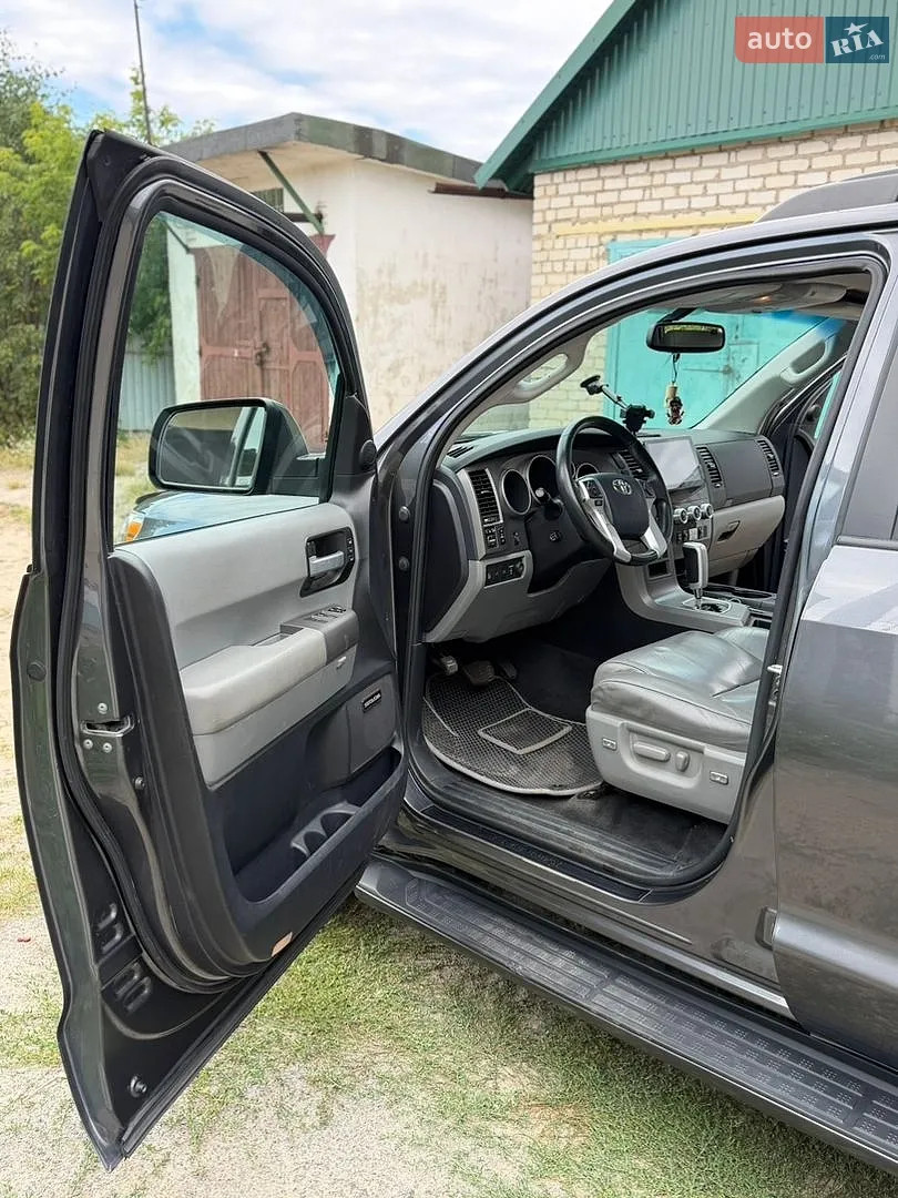 2016 Toyota Sequoia - мініатюра 15