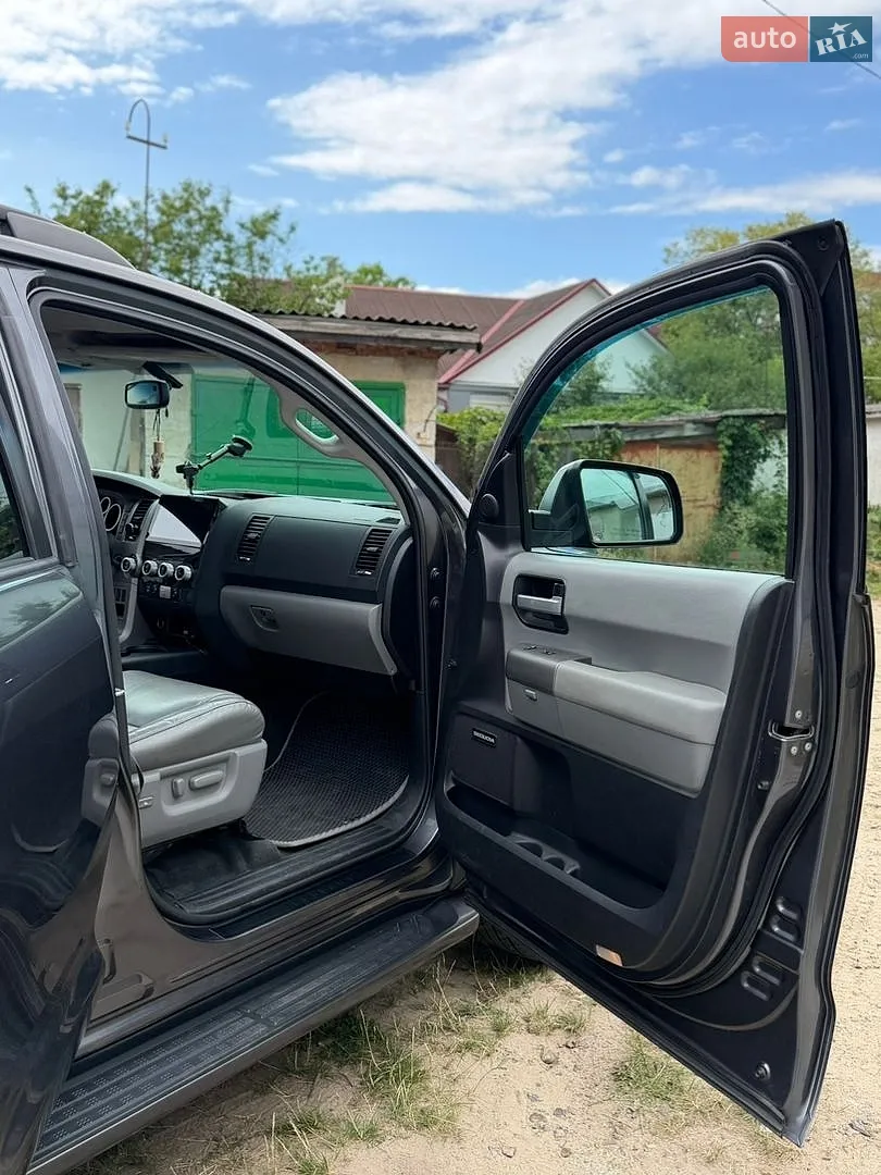 2016 Toyota Sequoia - мініатюра 18