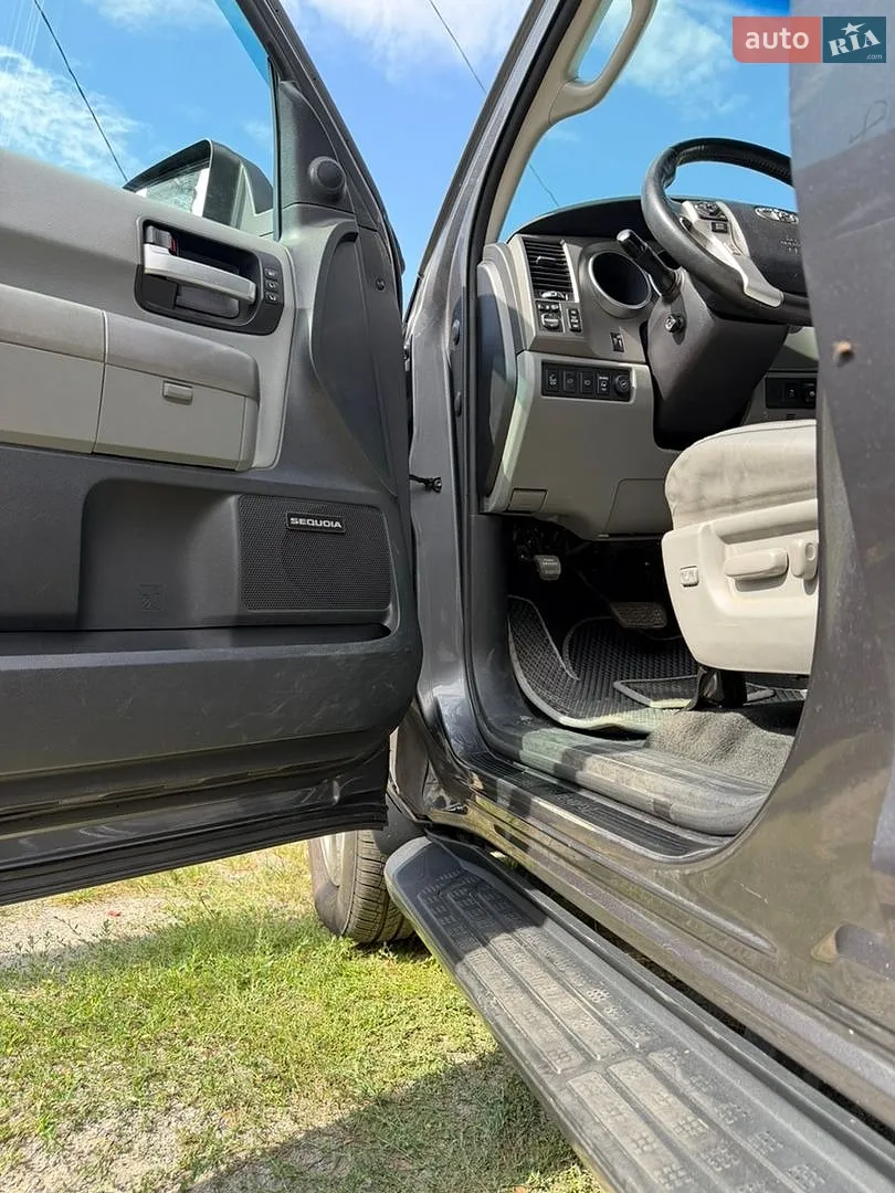 2016 Toyota Sequoia - мініатюра 19