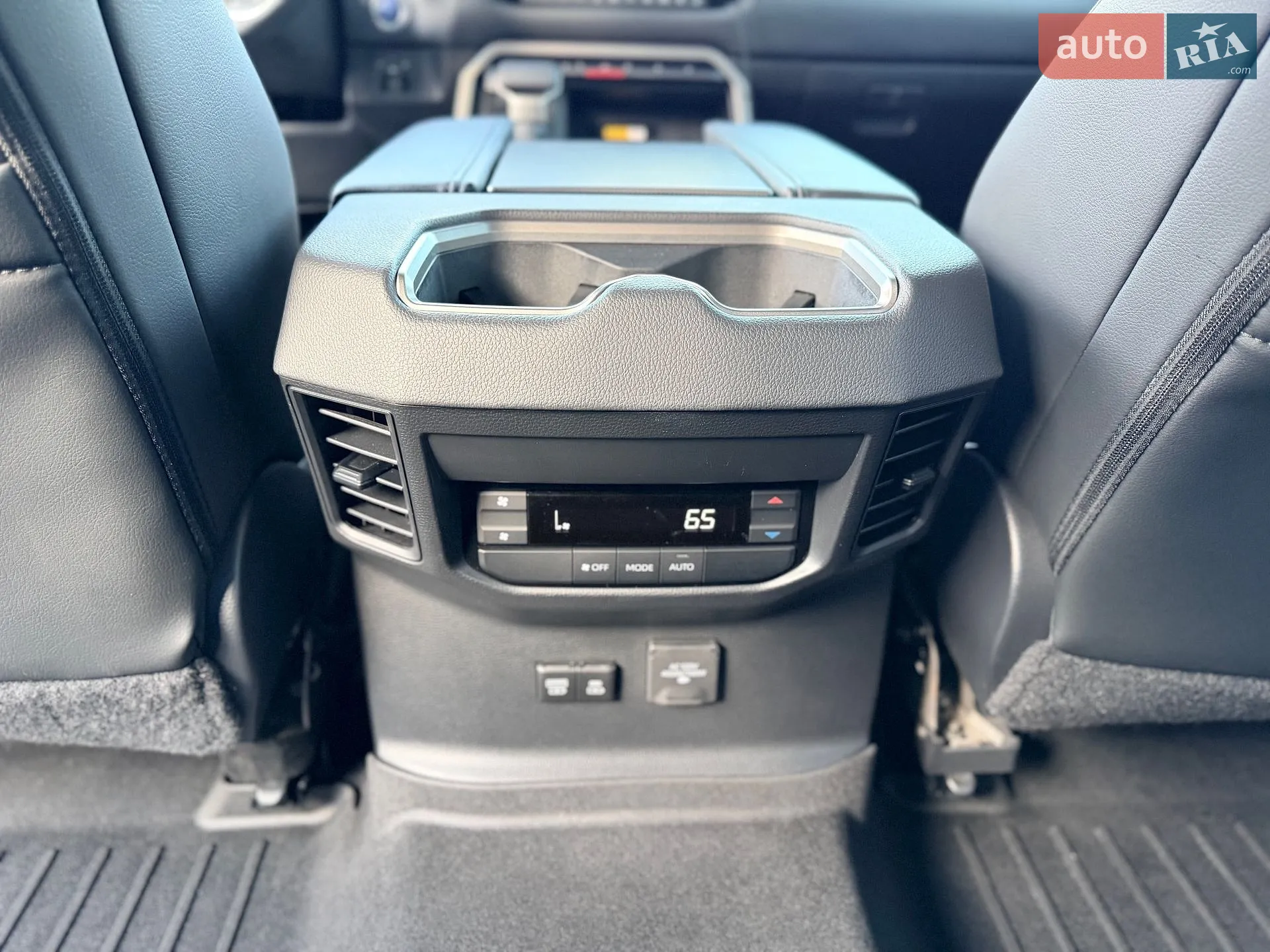 2024 Toyota Sequoia - мініатюра 28
