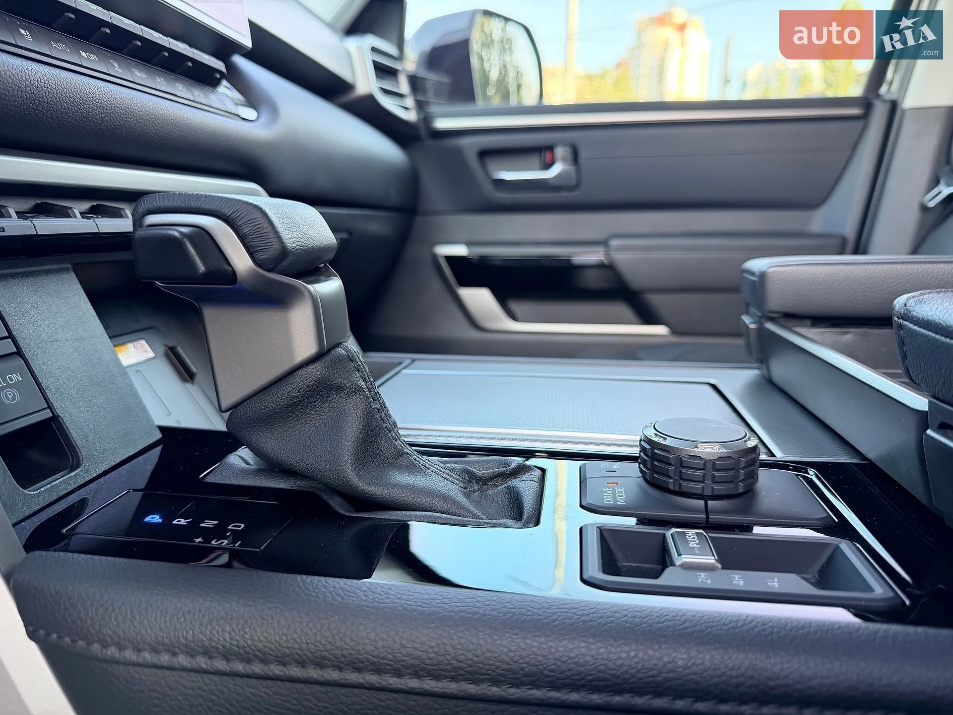 2024 Toyota Sequoia - мініатюра 31