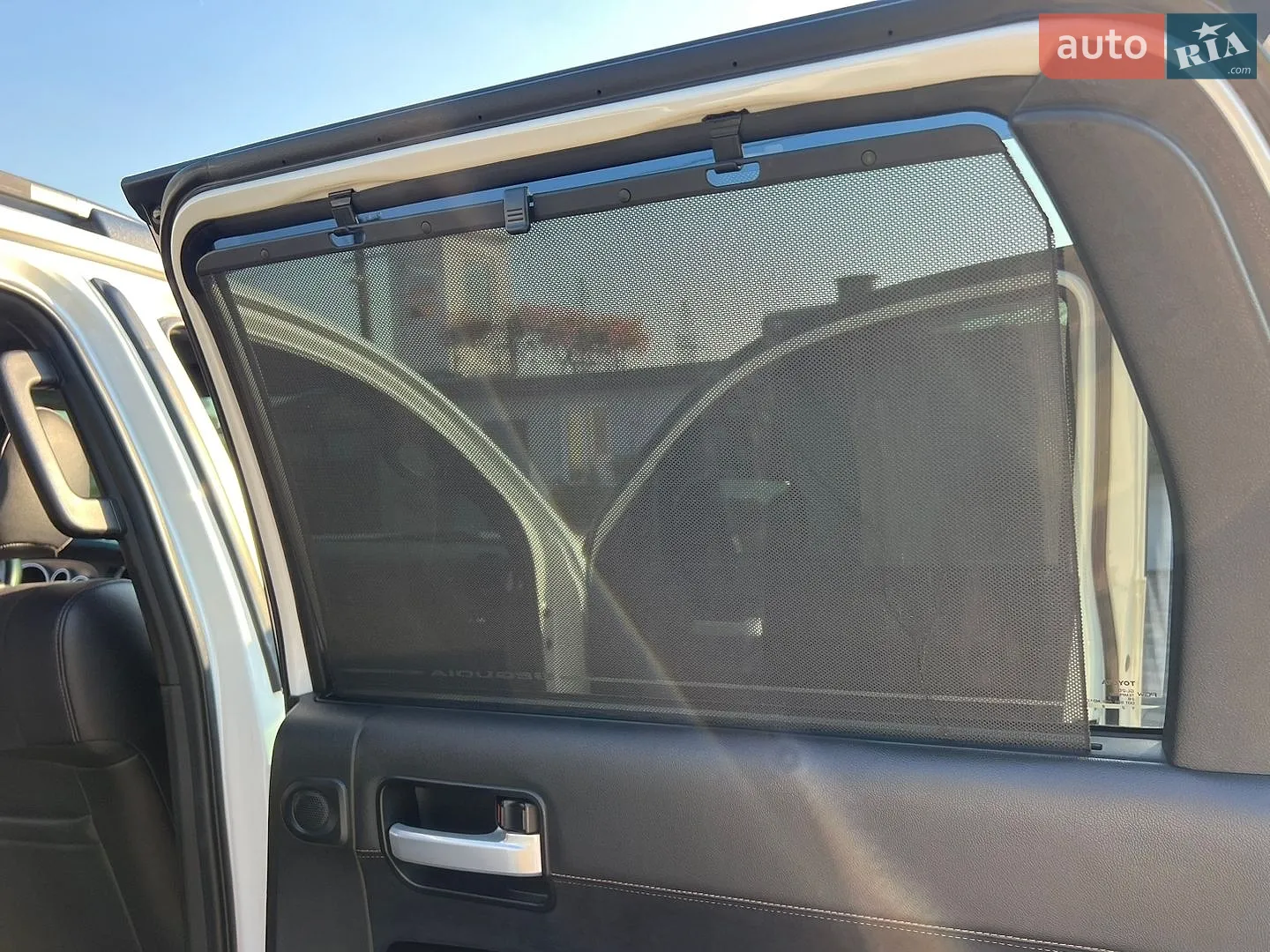2014 Toyota Sequoia - мініатюра 20
