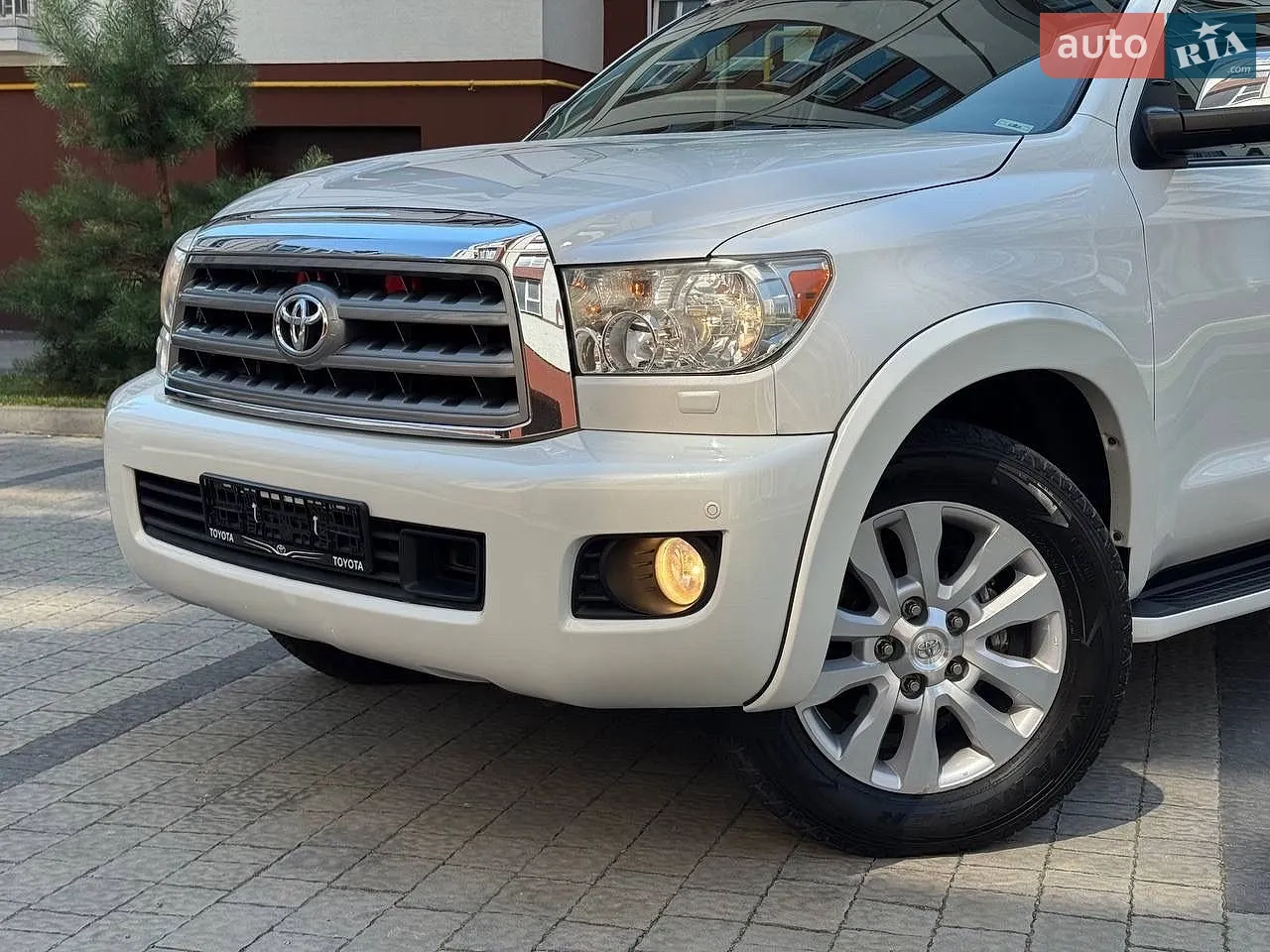 2013 Toyota Sequoia - мініатюра 4