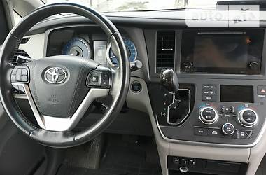 Минивэн Toyota Sienna 2015 в Ивано-Франковске