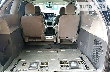 Мінівен Toyota Sienna 2015 в 