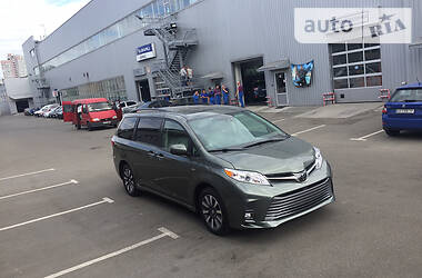 Минивэн Toyota Sienna 2019 в Киеве