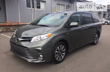 Минивэн Toyota Sienna 2019 в Киеве