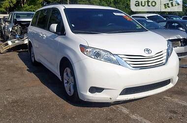 Мінівен Toyota Sienna 2015 в Борисполі