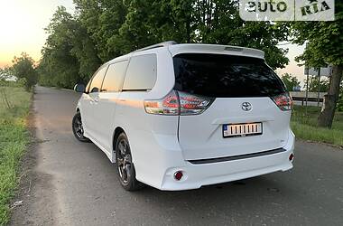 Мінівен Toyota Sienna 2017 в Одесі