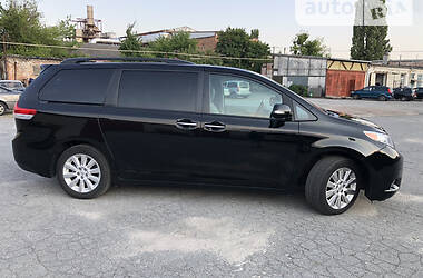 Минивэн Toyota Sienna 2014 в Житомире