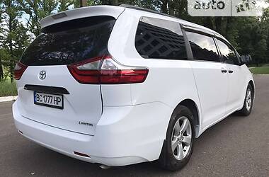 Мінівен Toyota Sienna 2014 в Львові