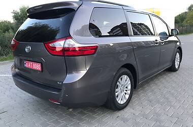 Мінівен Toyota Sienna 2017 в Луцьку