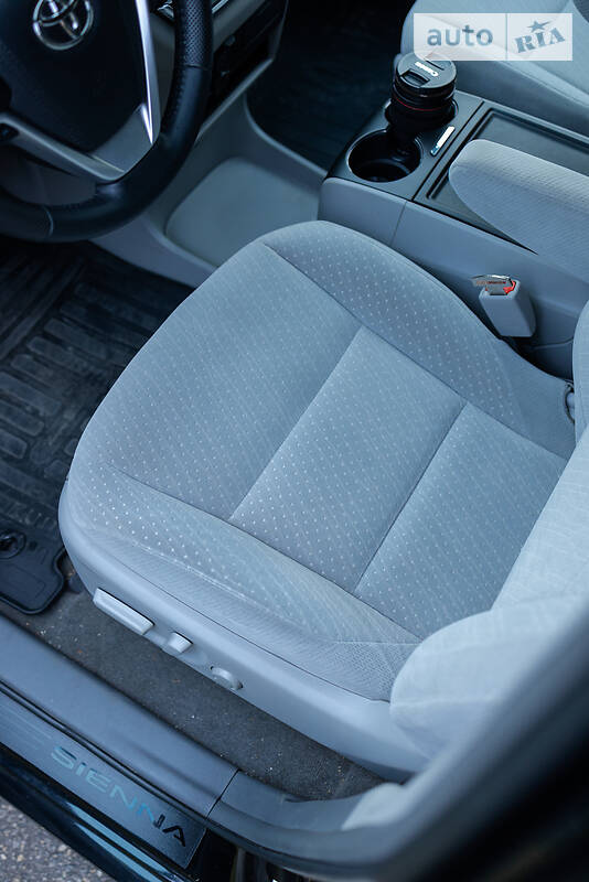 Минивэн Toyota Sienna 2018 в Киеве