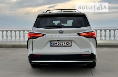 Минивэн Toyota Sienna 2020 в 