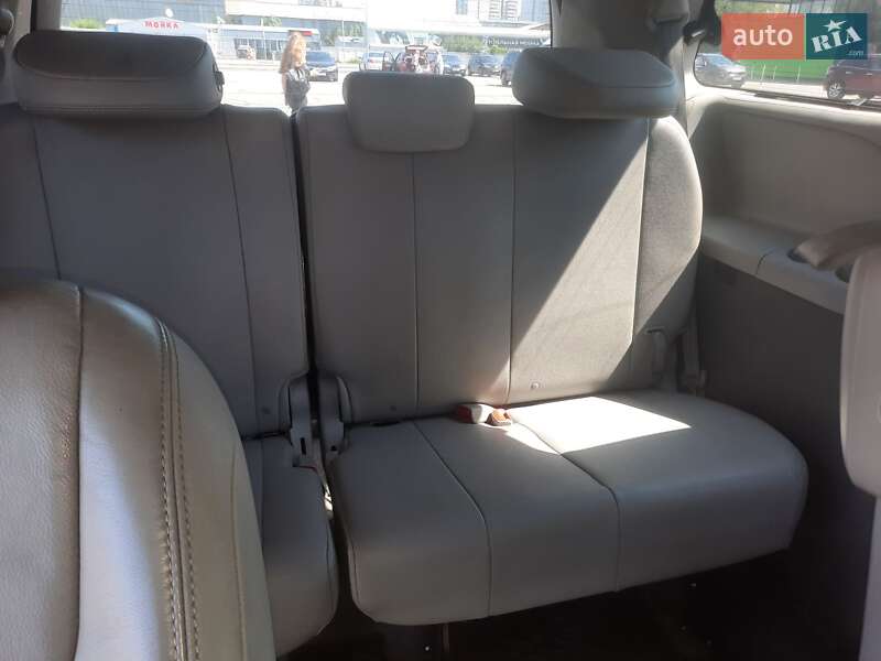 Минивэн Toyota Sienna 2015 в Киеве фото 5 Минивэн Toyota Sienna 2015 в Киеве