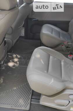Минивэн Toyota Sienna 2016 в 