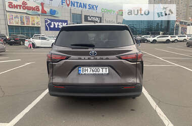 Мінівен Toyota Sienna 2022 в Одесі