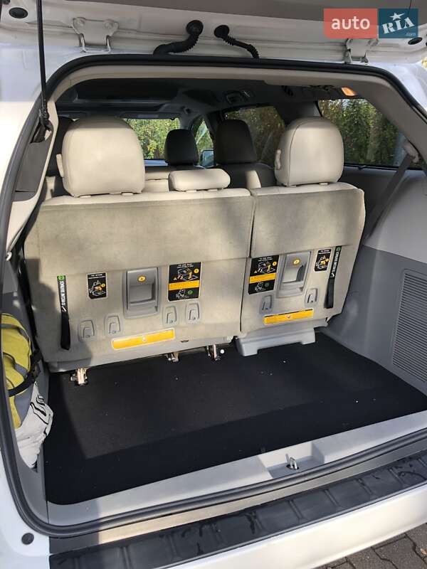 Мінівен Toyota Sienna 2012 в Мукачевому фото 16 Мінівен Toyota Sienna 2012 в Мукачевому