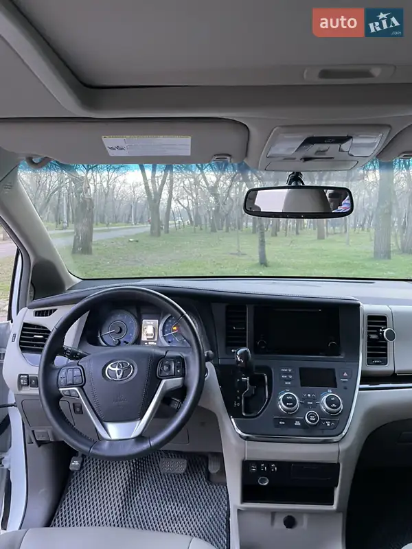 Toyota Sienna 2017