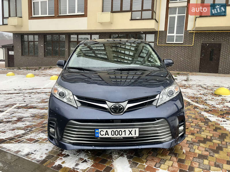 Toyota Sienna 2019