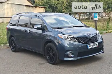 Toyota Sienna 2015