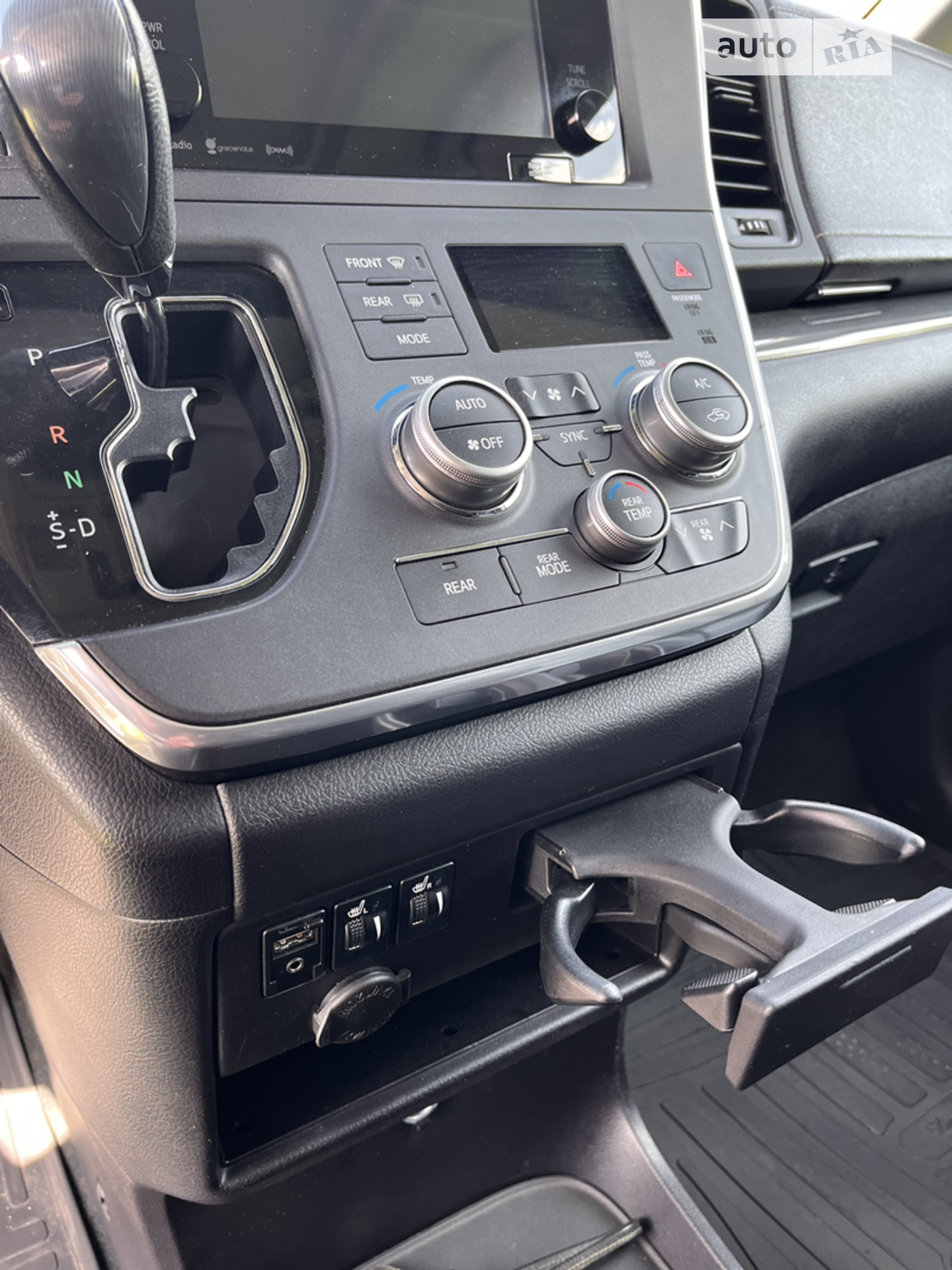 2016 Toyota Sienna - мініатюра 30
