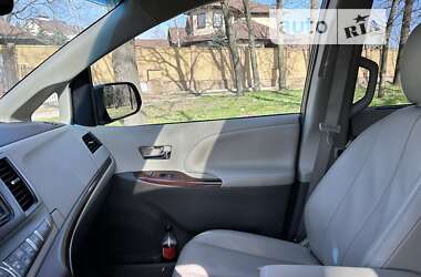 Мінівен Toyota Sienna 2014 в Запоріжжі